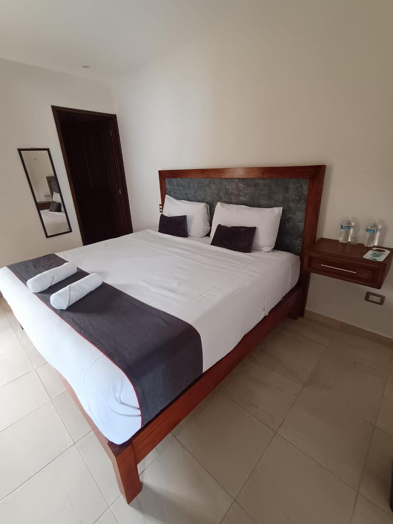 Hotel Beach Don Gonzalo Селестун Екстер'єр фото